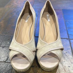 Geox Respira tan wedges
Size 7